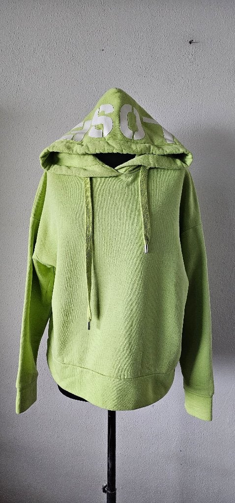 Groene Closed hoodie met logo op capuchon maat xs (16125), Kleding | Dames, Closed, Ophalen of Verzenden, Maat 34 (XS) of kleiner