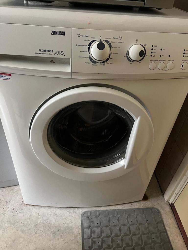 Zanussi Flexi Dose Wasmachine 5kg 1400 toeren, Witgoed en Apparatuur, Wasmachines, Ophalen, 1200 tot 1600 toeren, Gebruikt, 4 tot 6 kg