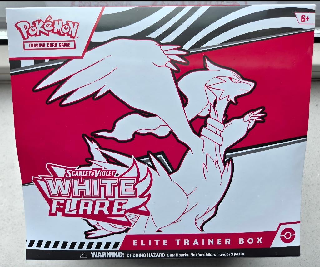 White flare Elite Trainer Box / ETB in seal, Ophalen of Verzenden, Nieuw, Boosterbox