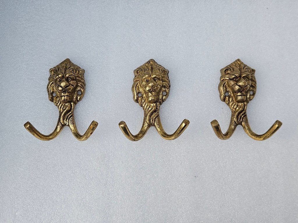 Kapstokhaken (kleine) met leeuwenkoppen 3x( Lot nr.24), Wandkapstok, Gebruikt, Ophalen of Verzenden, Minder dan 100 cm