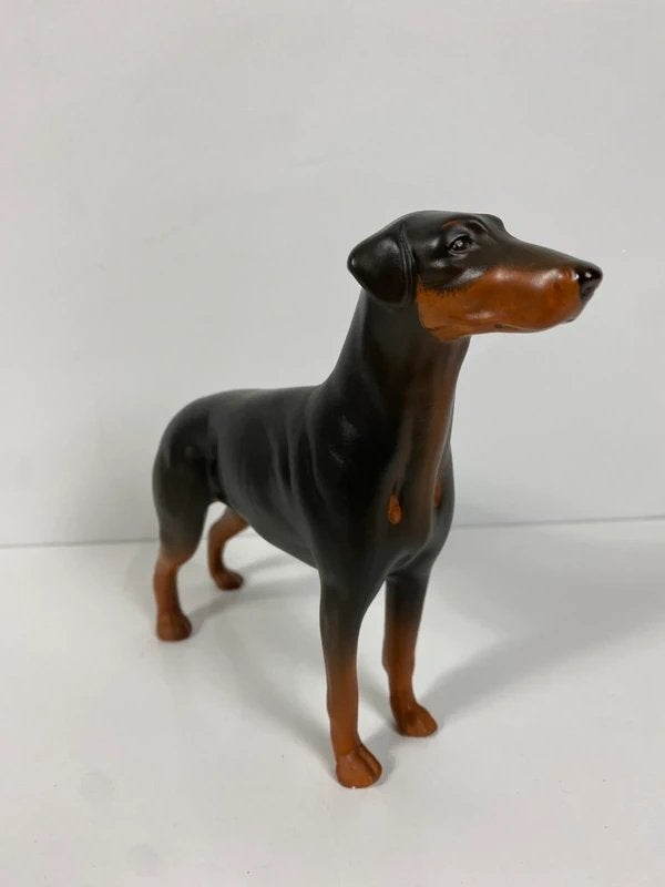 Beswick – Dobermann beeldje, Verzamelen, Beelden en Beeldjes, Ophalen of Verzenden, Gebruikt, Dier