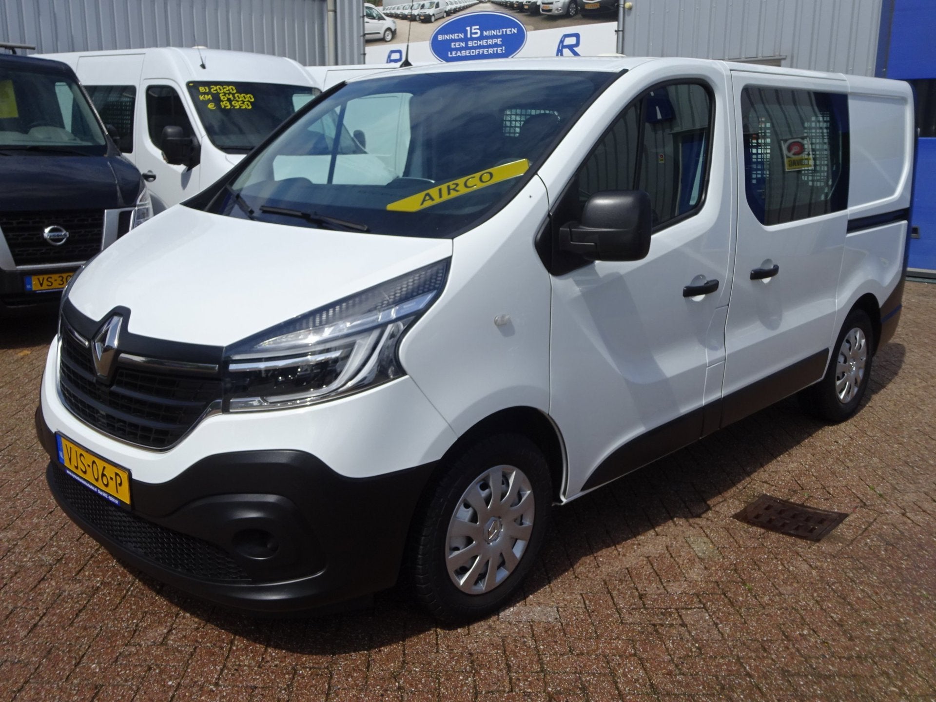 Renault Trafic 2.0 dCi 120 T29 L1H1 2 x SCHUIFDEUR AIRCO NAV, Voorwielaandrijving, Dealer onderhouden, Gebruikt, 4 cilinders