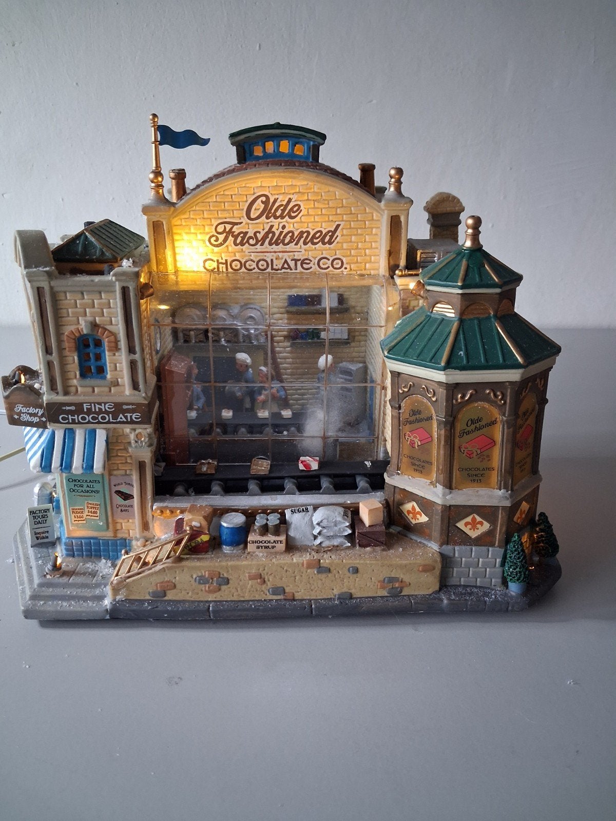 Lemax  Olde Fashioned Chocolate Co, Ophalen of Verzenden, Gebruikt