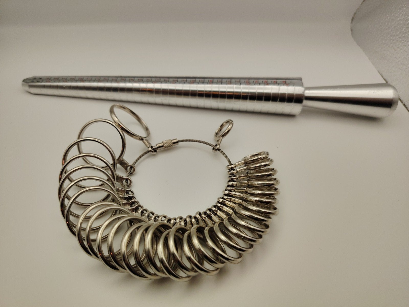 Ringmeter set: ringmaten en ringstok voor perfecte pasvorm, Ophalen of Verzenden, Zo goed als nieuw