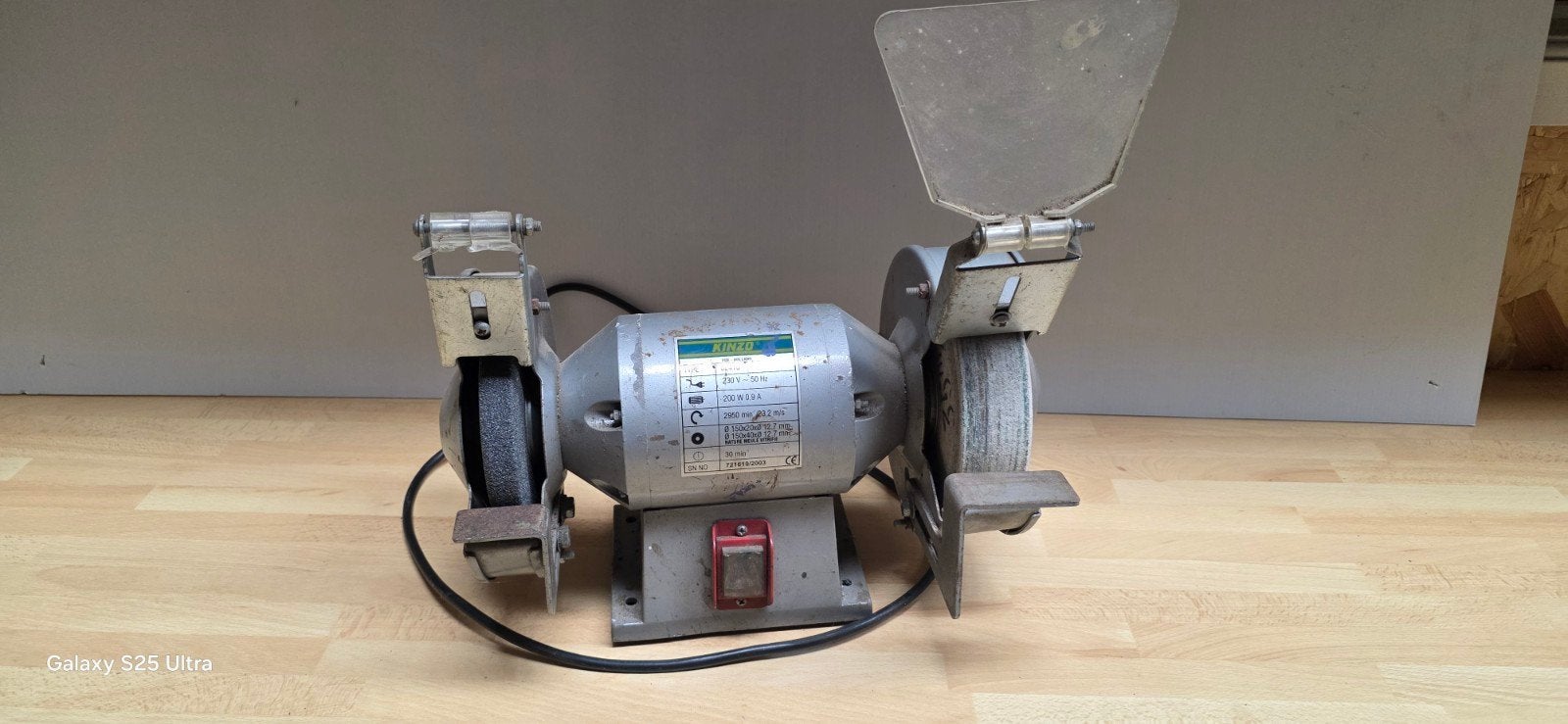 weinig gebruikte slijpmachine  Kinzo, Ophalen of Verzenden, Zo goed als nieuw, Minder dan 700 watt, Werkbankslijpmachine