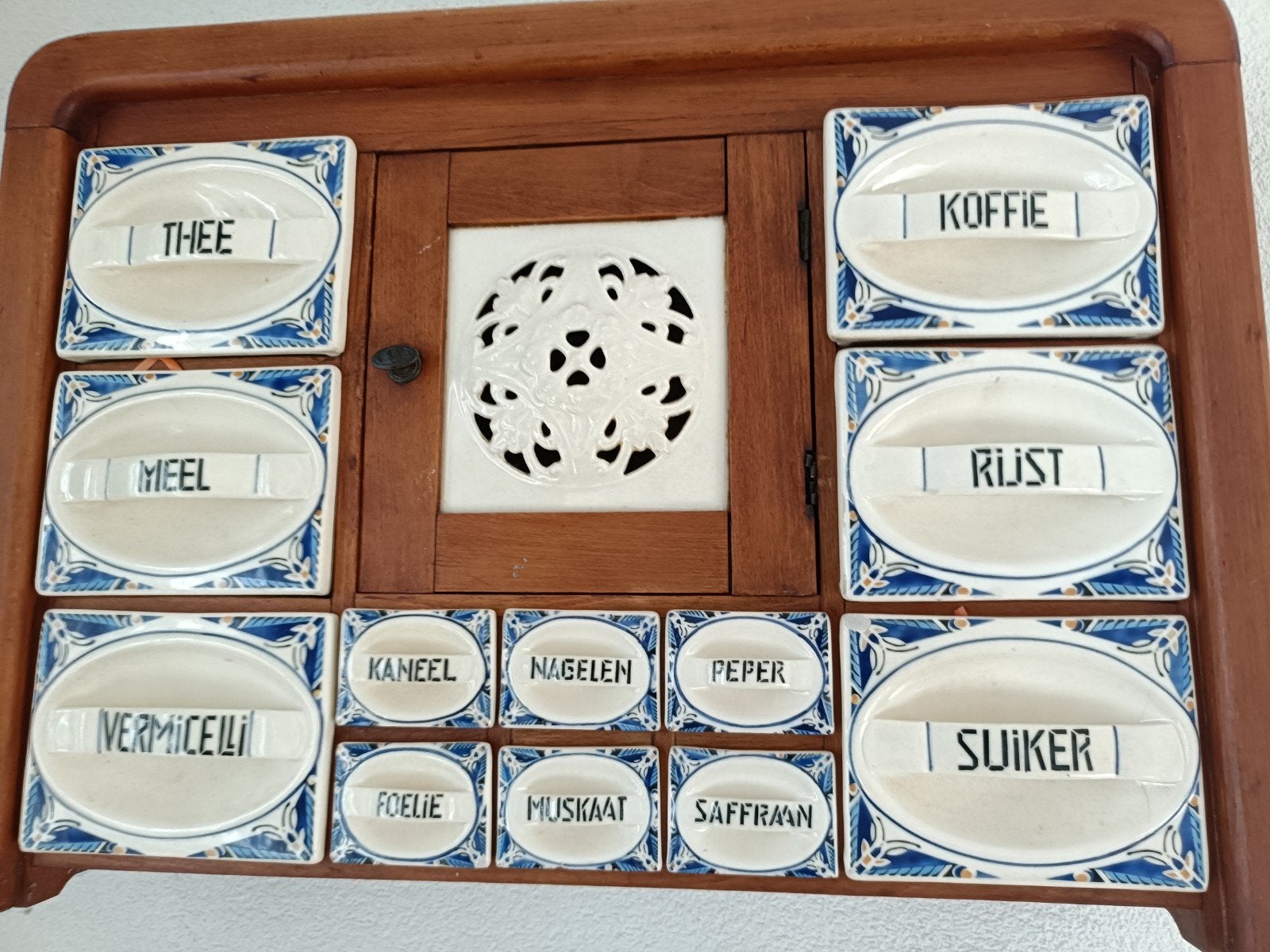 Antiek kruidenrek, Ophalen