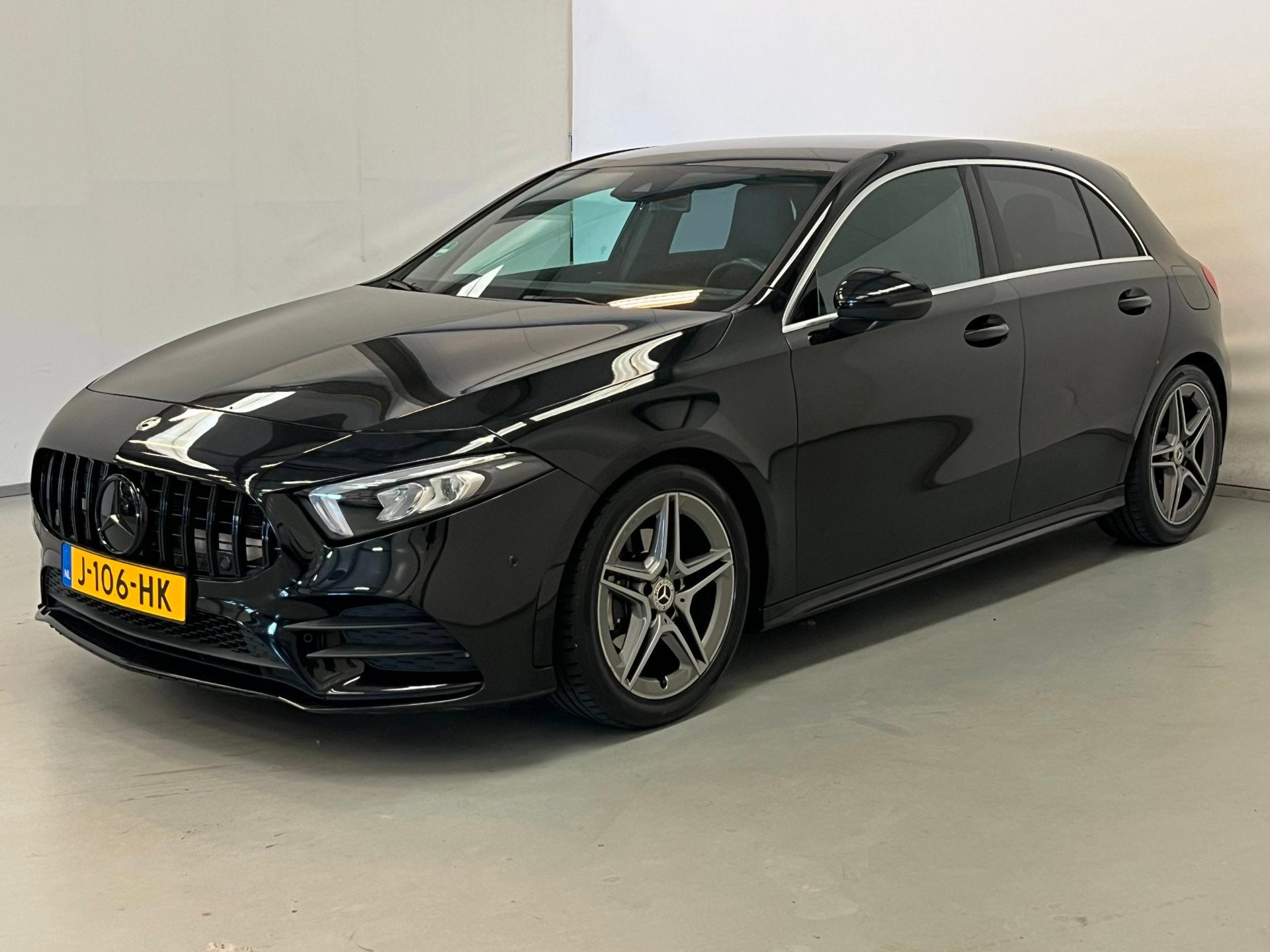 Mercedes-Benz A-klasse 200 / AMG / Widescreen / Stoelverwarm, Gebruikt, 4 cilinders, 1600 kg, 685 kg