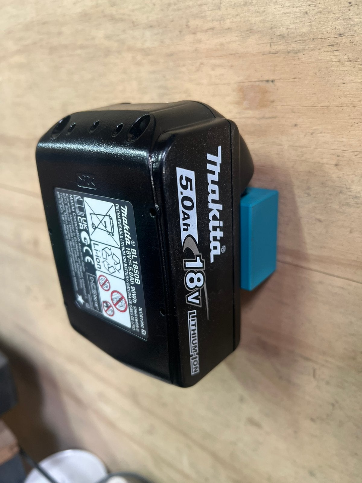 Makita 18V baterij wandhouder, Ophalen of Verzenden, Nieuw
