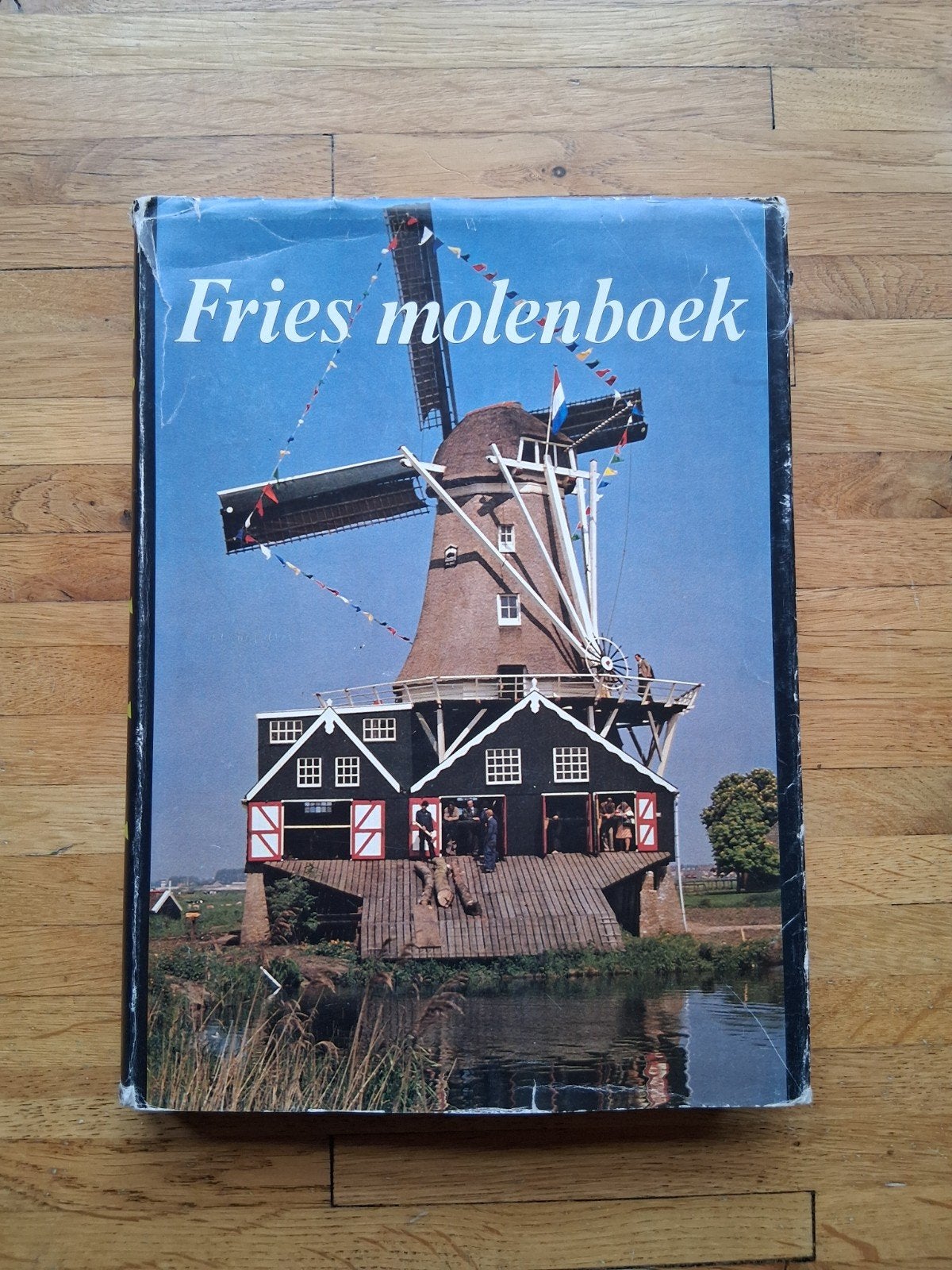 fries molenboek geschiedenis fotoboek en informatie, Ophalen of Verzenden, Zo goed als nieuw