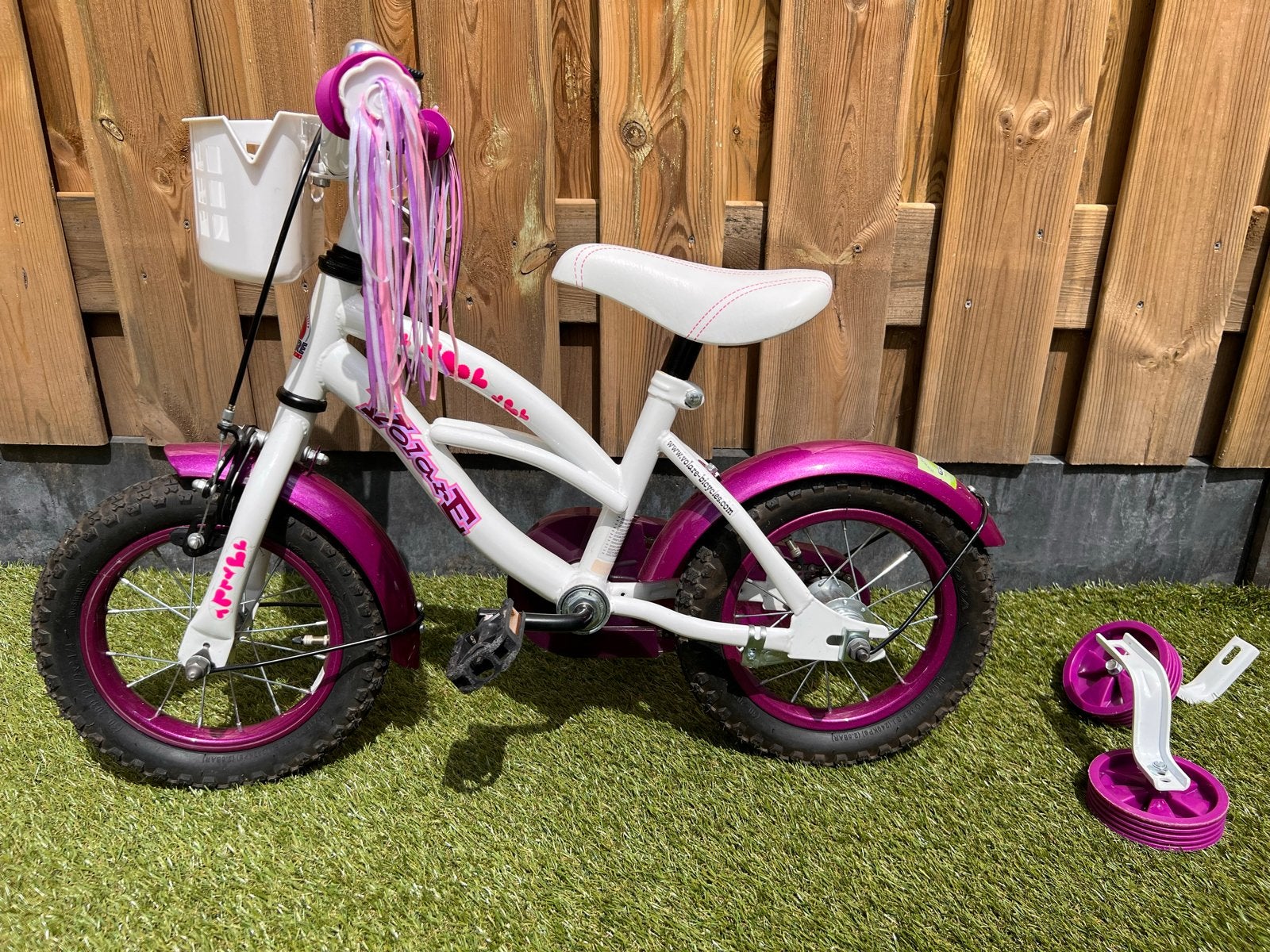 Volare kinderfiets 12 inch. Incl. zijwieltjes. Wit met paars, Ophalen, Terugtraprem, Zijwieltjes, Gebruikt