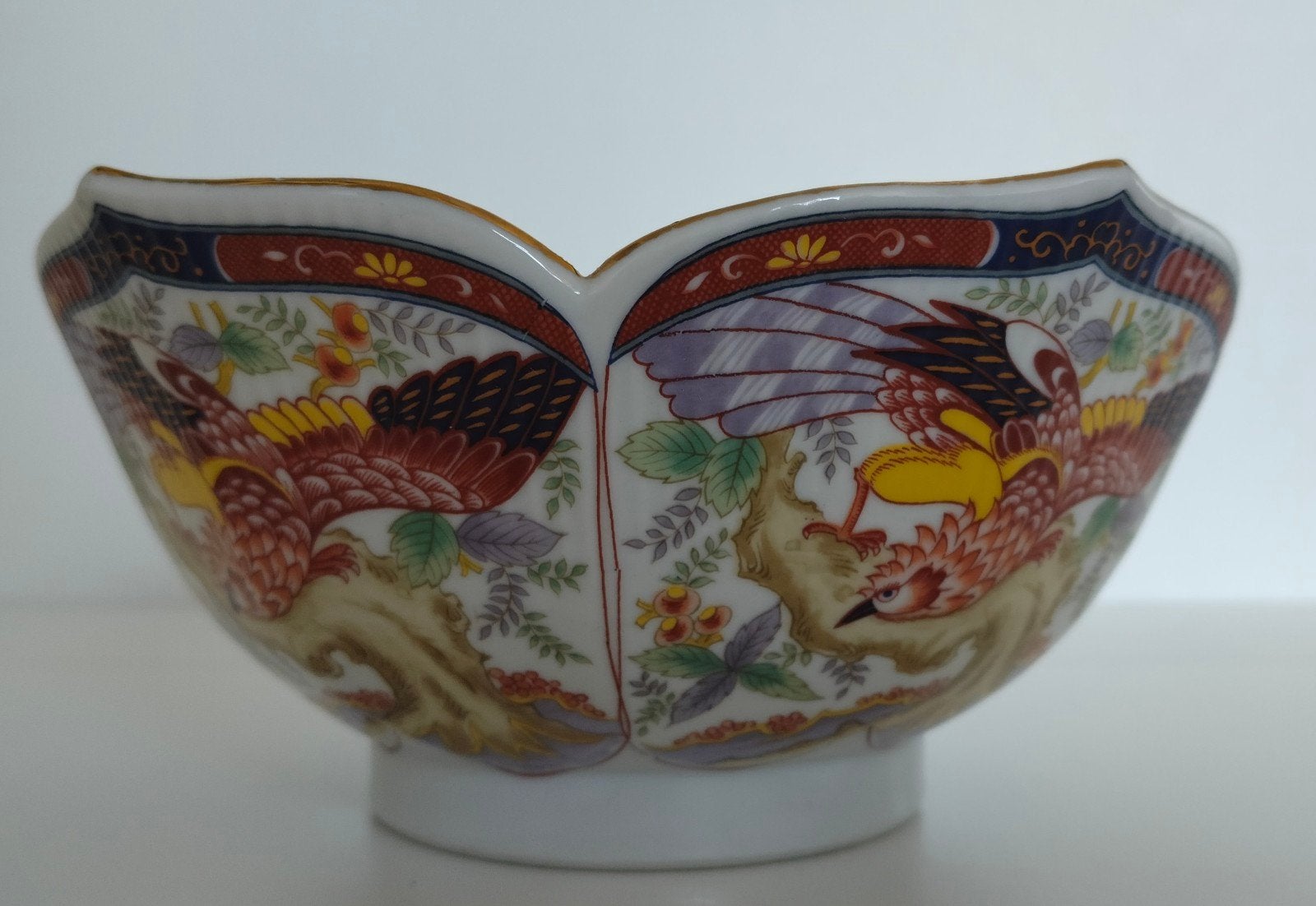 Imari Ware Japanse Porseleinen Kom met Feniks Decor, Ophalen of Verzenden