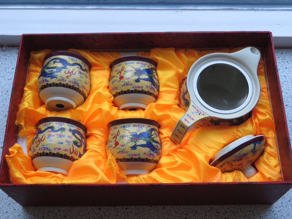 Chinees servies theepot + 4 kommen drakenprint theeset draak, Ophalen of Verzenden, Zo goed als nieuw, Porselein, Compleet servies