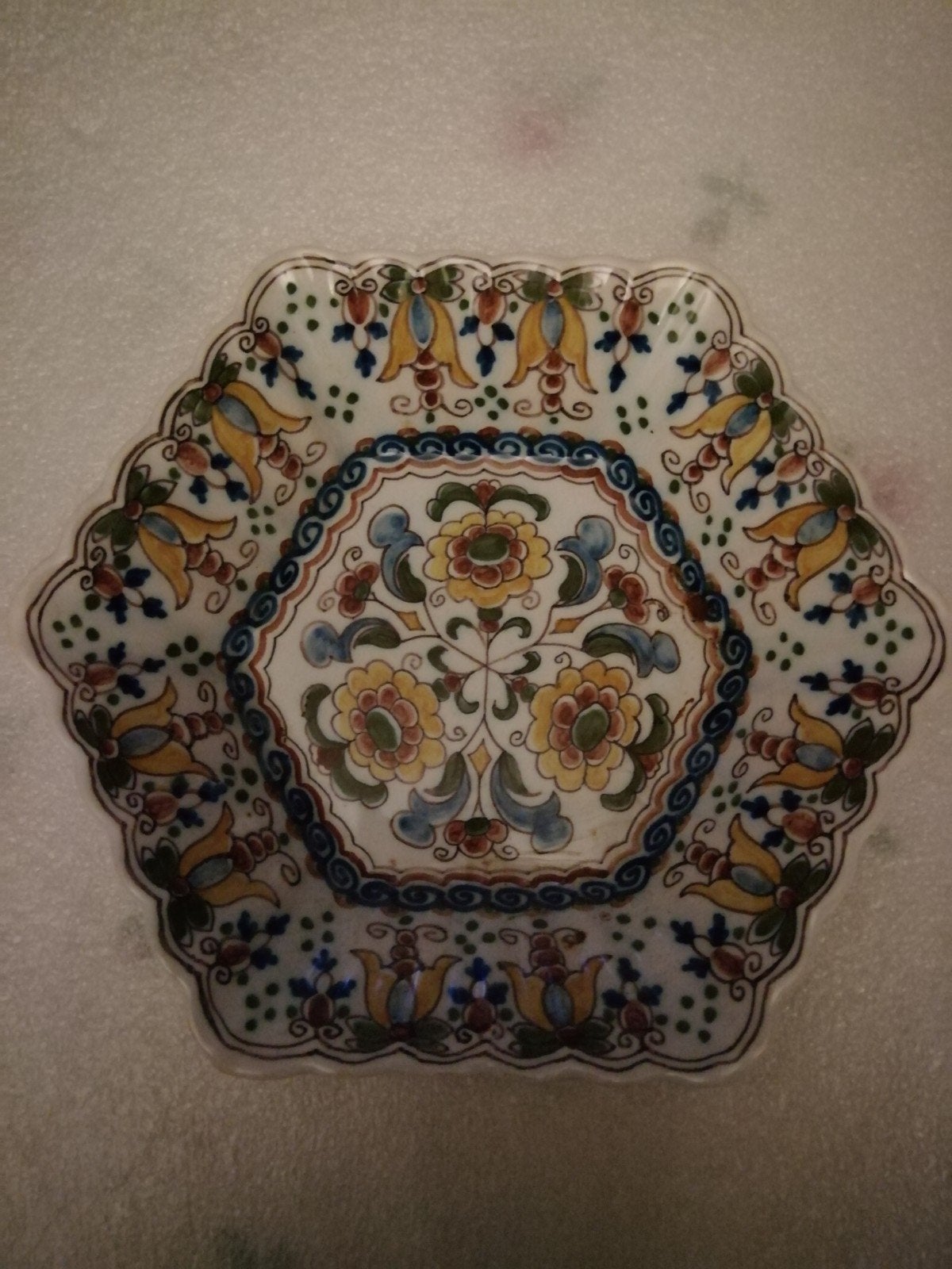 Uniek Makkum wandbordje met bloemmotief, Antiek en Kunst, Ophalen of Verzenden