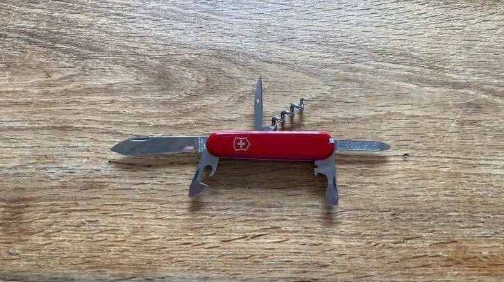 HELEMAAL NIEUW Victorinox Zwitsers zakmes, Caravans en Kamperen, Kampeergereedschap, Ophalen of Verzenden, Nieuw
