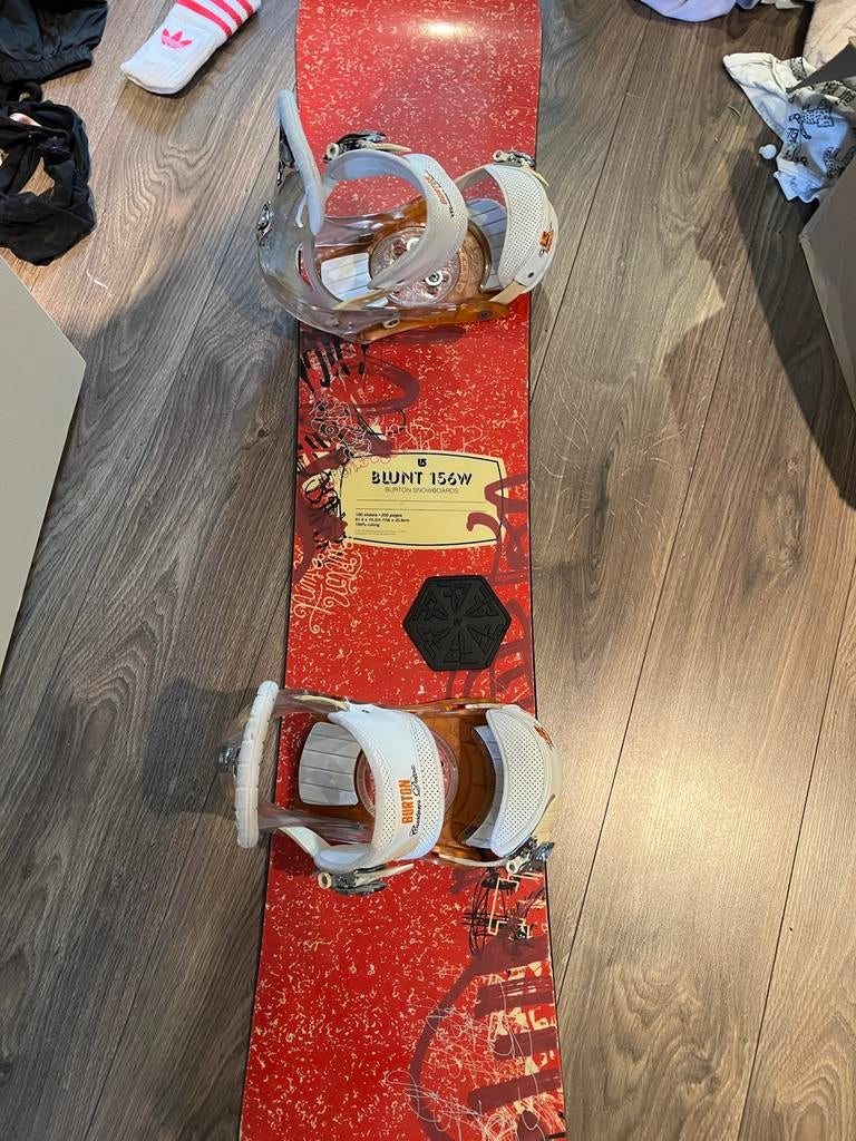 Burton Blunt 156W Snowboard met Custom Detox Bindingen (M), Ophalen of Verzenden, Gebruikt, Board