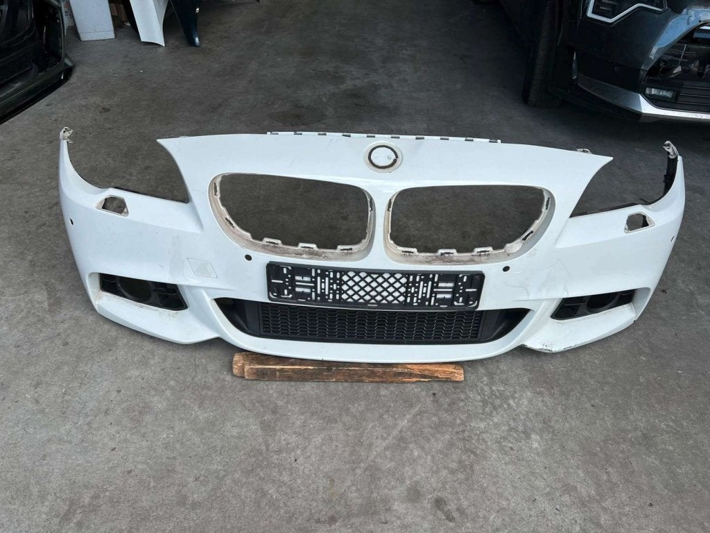 voorbumper 5-serie F10 f11 m sport koplspr pdc vanaf 2011, Gebruikt, Duitsland, Voor, Bmw