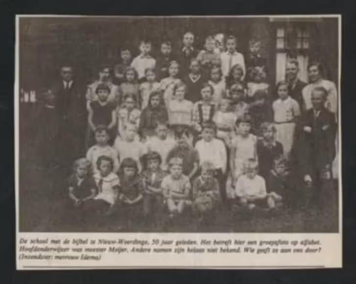 Knipsel Nieuw-Weerdinge School met de Bijbel 1934., Ophalen of Verzenden, Zo goed als nieuw