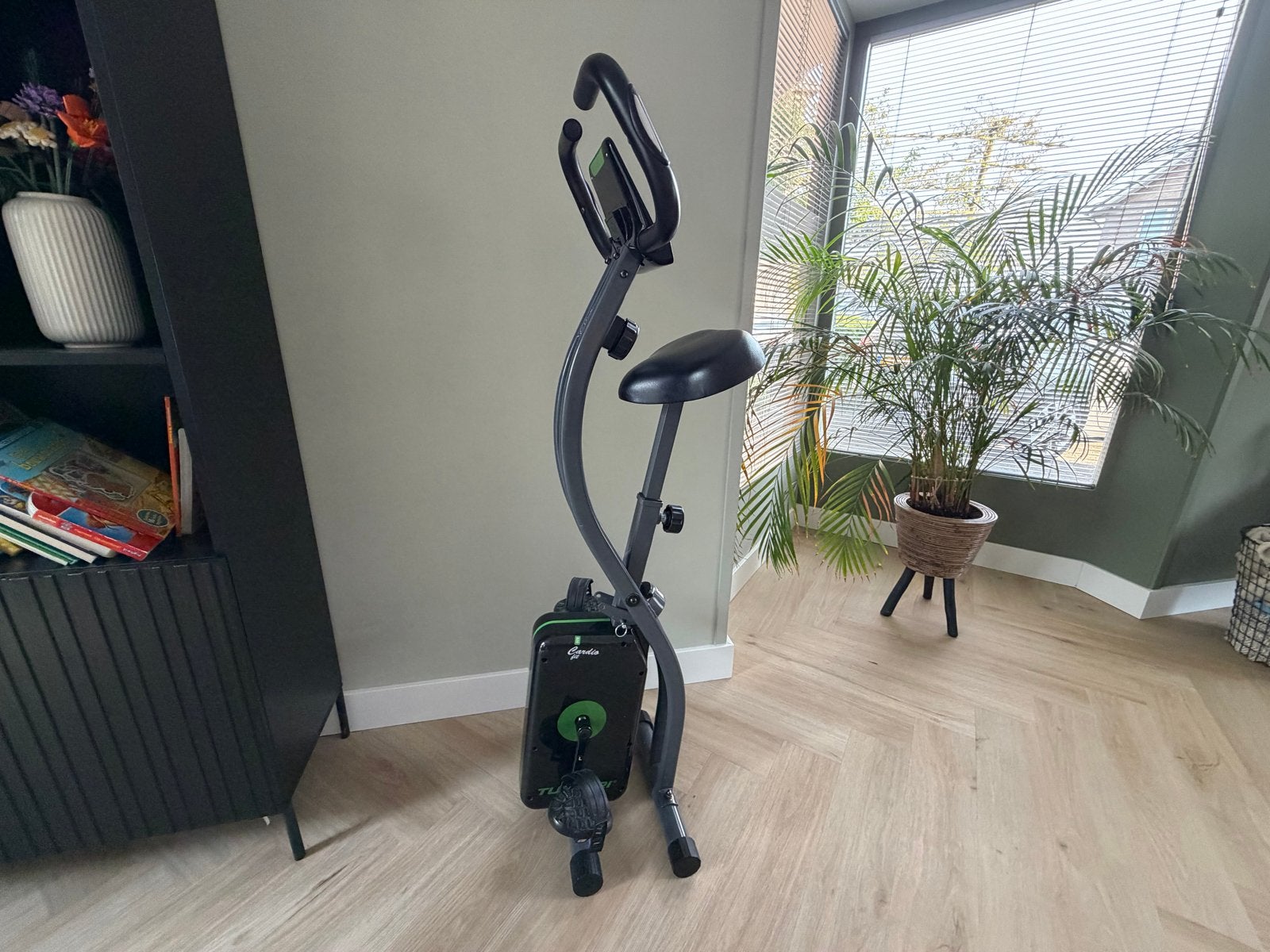 Tunturi Cardio Fit B20 Hometrainer - Inklapbaar, Ophalen, Zo goed als nieuw, Metaal, Benen
