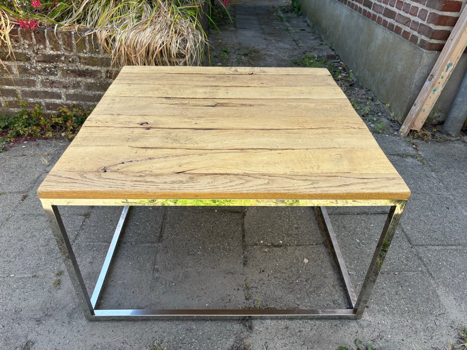 Robuuste houten salontafel 80x80 met beschermende coating, Ophalen, Gebruikt, Vierkant, 50 tot 100 cm