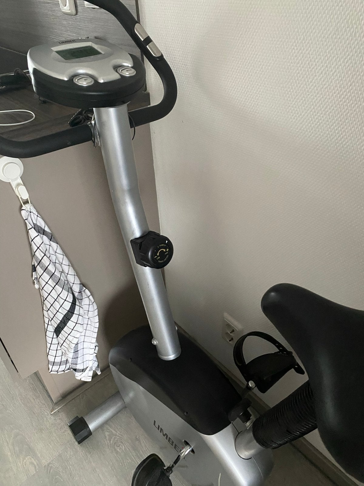 Limber Hometrainer - Zo goed als nieuw, Ophalen, Zo goed als nieuw, Metaal, Benen