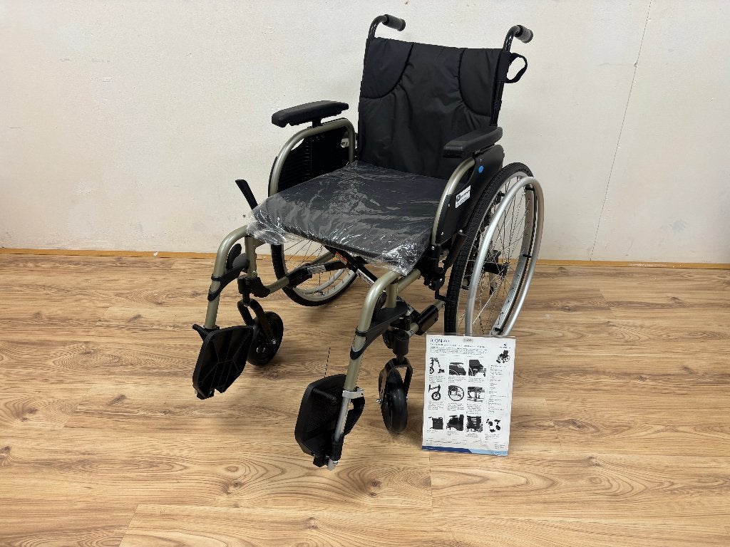 Icon 40 lichtgewicht rolstoel champagnekleur 45cm zitbreedte