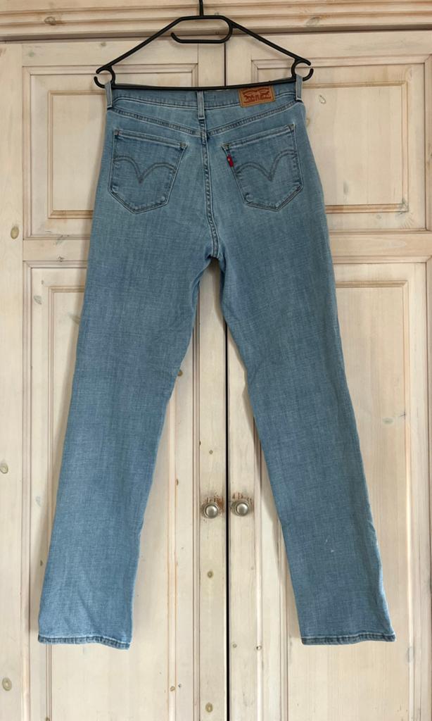 Levi’s straight leg jeans maat 27/30, Ophalen of Verzenden, Zo goed als nieuw, Blauw, W27 (confectie 34) of kleiner