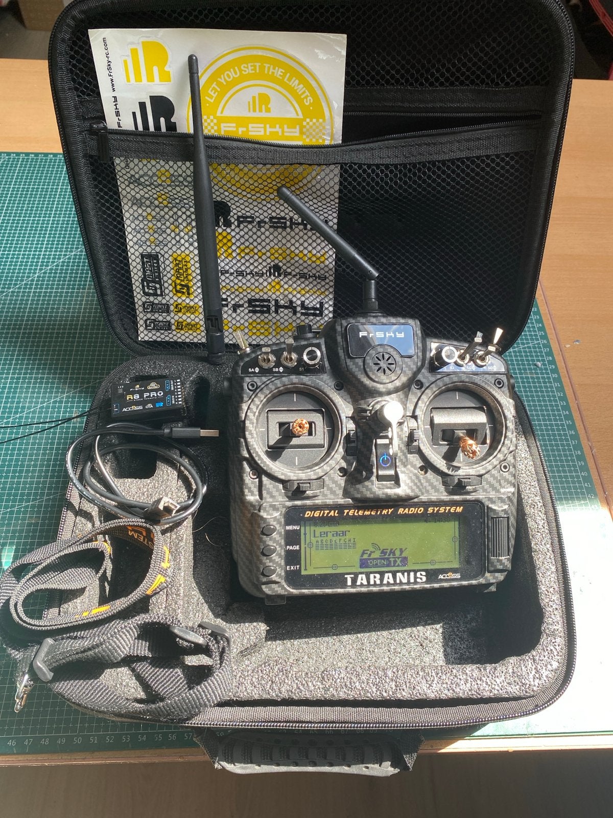 Frsky Taranis X9D+ SE 2019 met ontvanger R8 PRO, Ophalen of Verzenden, Zo goed als nieuw