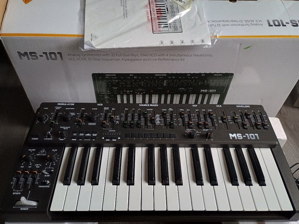 behringer ms101  150€, Ophalen of Verzenden, Zo goed als nieuw, Overige aantallen, Overige merken