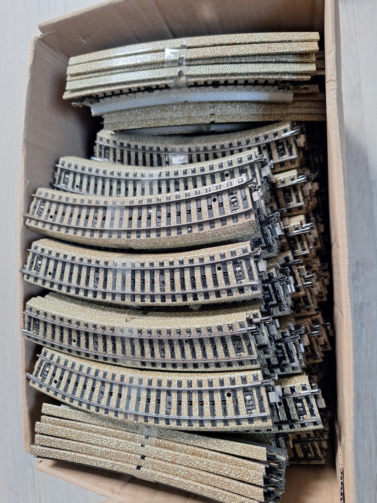230x Märklin HO M-rails - Gebruikte modelspoorrails, Ophalen of Verzenden