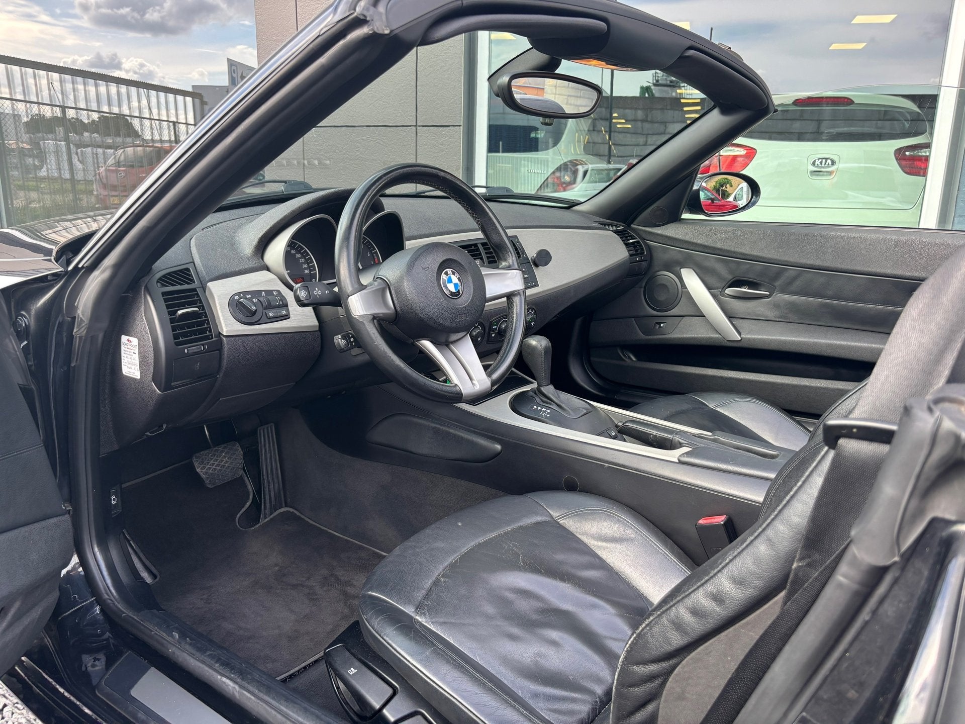 Foto 15 van BMW Z4 Roadster 2.2i S 6 Cilinder | Leder | Automaat | Vol.