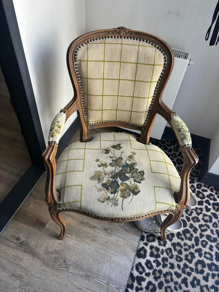 Antiek Lodewijk stoeltje, Antiek en Kunst, Antiek | Meubels | Stoelen en Banken, Ophalen