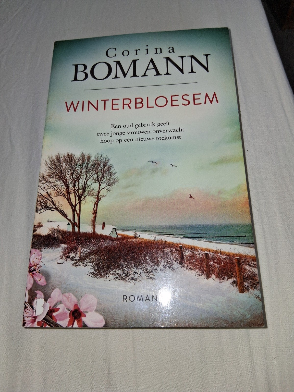 Winterbloesem - Corina Bomann (Roman), Boeken, Romans, Zo goed als nieuw, Nederland, Ophalen of Verzenden