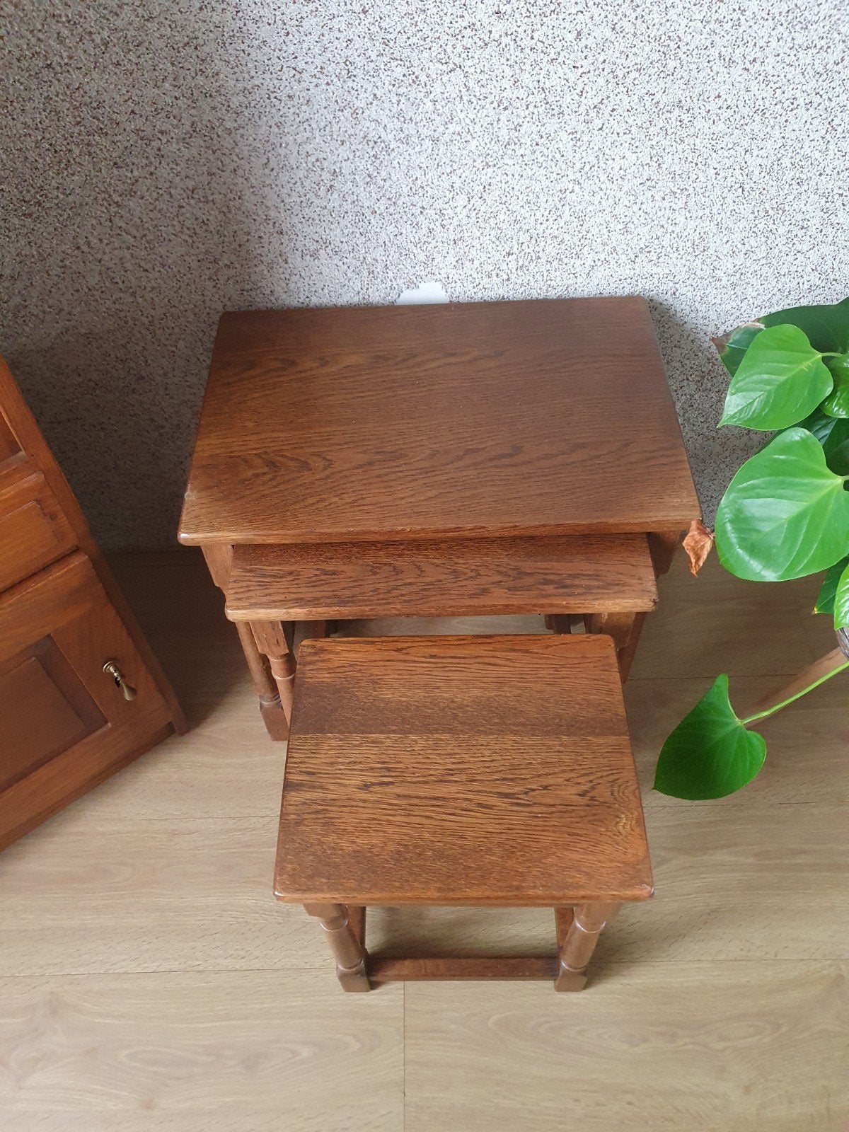 Mooie  eikenhouten set inschuiftafeltjes, set van 3, Ophalen, Minder dan 45 cm