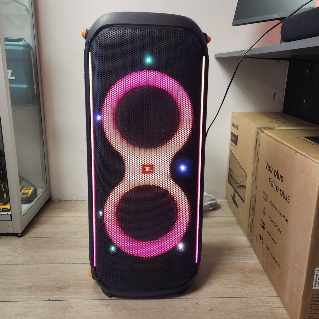 JBL Partybox 710 Speaker + 2 JBL Microfoons | Prima staat, JBL, Zo goed als nieuw, Support@jbl.com, 400 Atlantic Street
Stamford, CT 06901
USA