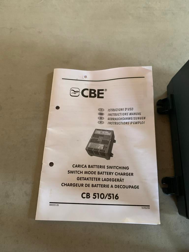CBE CB 516 Elektronische Acculader - Camper/Caravan, Caravans en Kamperen, Caravan accessoires, Ophalen, Gebruikt