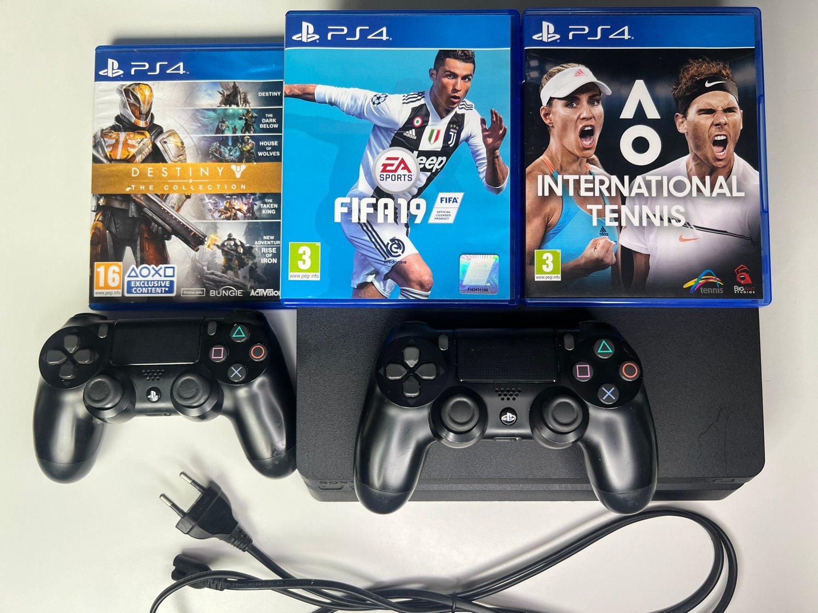 PS4 Slim Met 3 Games en 2 Controllers, Met 2 controllers, Ophalen of Verzenden, Met games, Slim