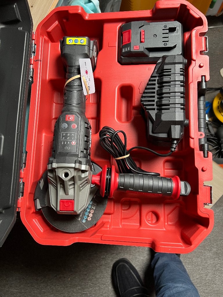 Foto 15 van Gereedschap van alles wat ook nieuw wegens verhuizing