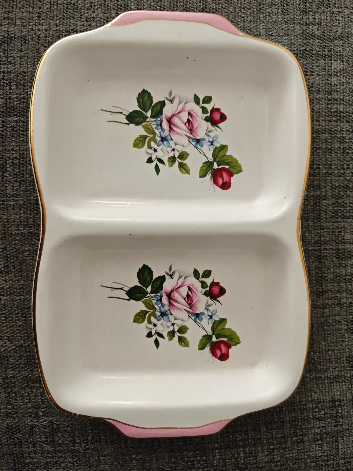 Flora Keramiek Gouda Royal schaal met rozen decor, Antiek en Kunst, Ophalen of Verzenden