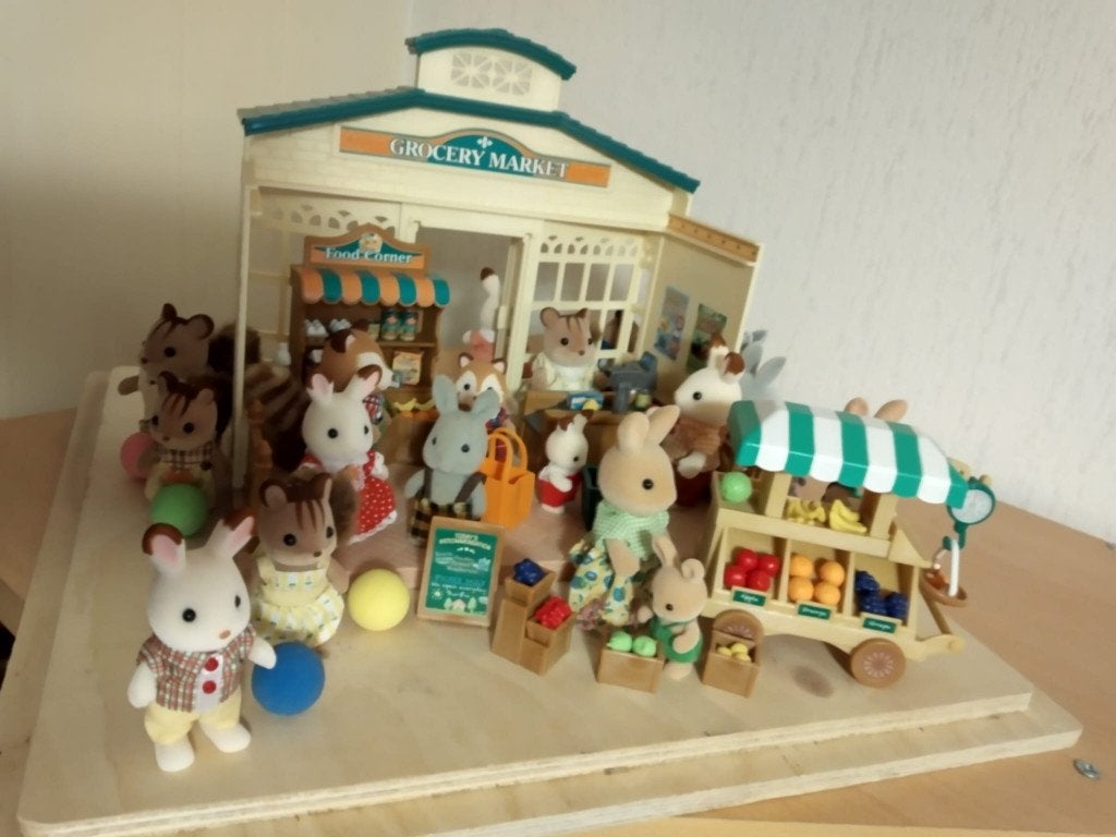 Sylvanian Families grocery market en heel veel poppetjes, Verzamelen, Ophalen of Verzenden, Zo goed als nieuw
