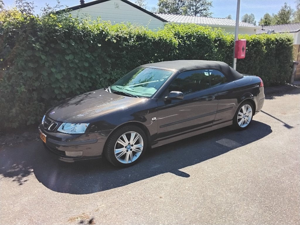 Saab 9-3 2.0 T Cabrio AUT 2004 Espresso black, Auto's, Saab, 1998 cc, 4 cilinders, Cabriolet, 4 stoelen