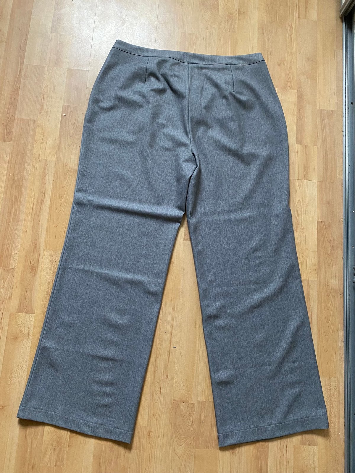 Nieuwe pantalon van ZUSSS, Maat 46/48 (XL) of groter, Nieuw, Ophalen of Verzenden, Grijs