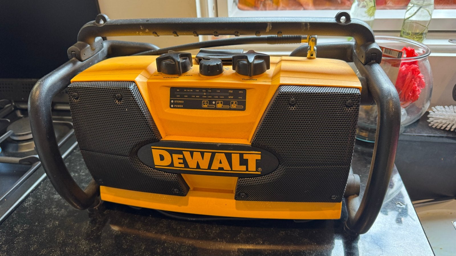 DeWalt DW911 Bouwradio - Robuust en Betrouwbaar, Ophalen of Verzenden, Zo goed als nieuw, Bouwradio
