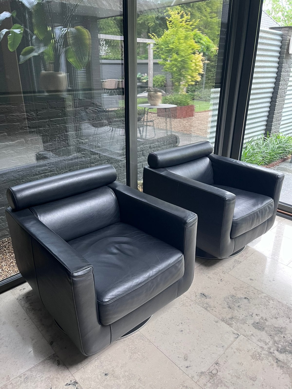 2 x FAUTEUIL DRAAIBAAR merk Natuzzi, Huis en Inrichting, Fauteuils, Ophalen, Zo goed als nieuw, 75 tot 100 cm, Leer