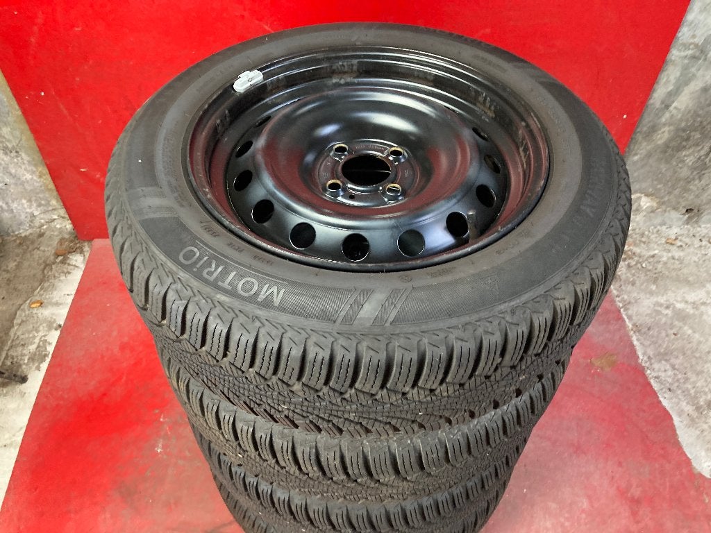 Winterbanden Renault Clio 2019 t/m 2025 185/65R15, Auto-onderdelen, Gebruikt, 15 inch, ., Banden en Velgen