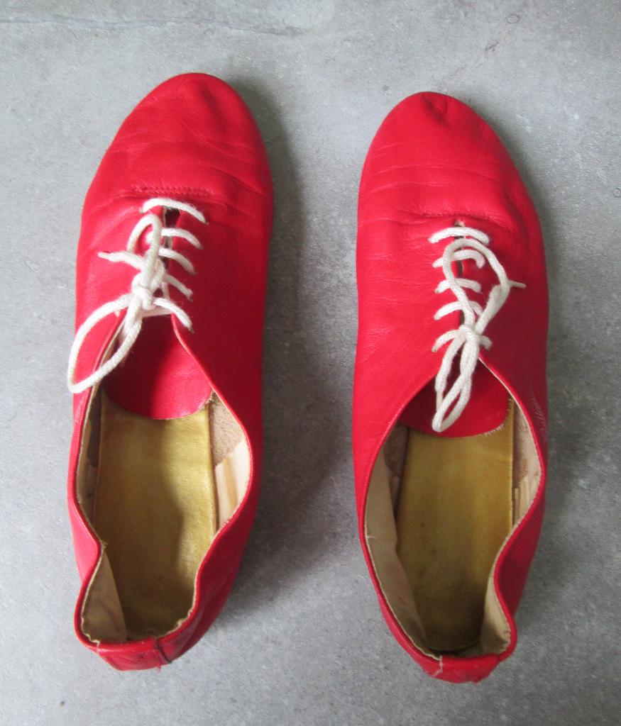 Le Papillon – (Jazz)balletschoenen maat 6/39 – rood, Sport en Fitness, Ballet, Ophalen of Verzenden, Zo goed als nieuw, Overige typen