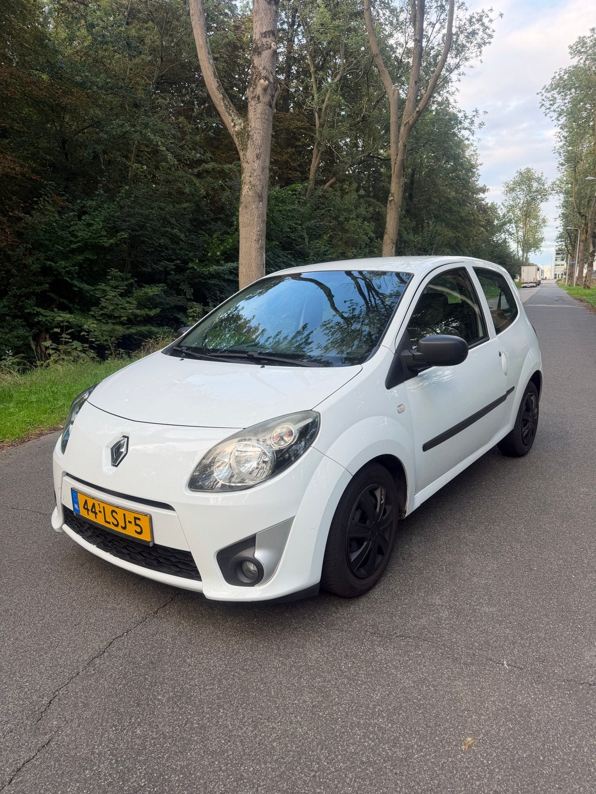 Renault Twingo 1.2 16V 2010 Wit nieuwe Koppeling, Auto's, 839 kg, 4 cilinders, 4 stoelen, Wit