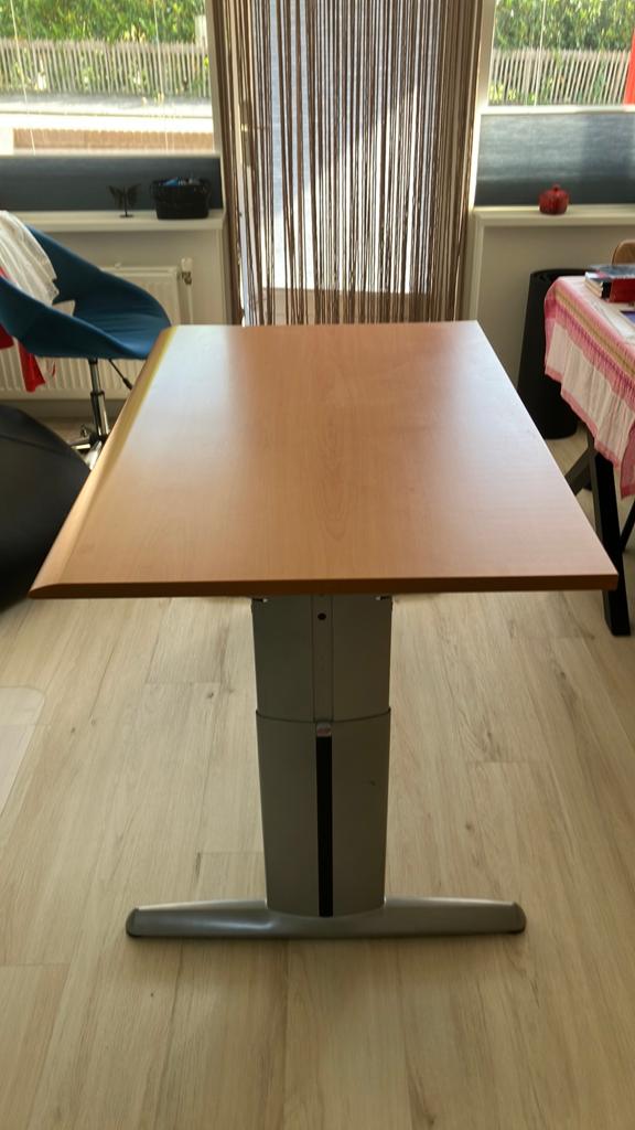 Bureau, Ophalen, In hoogte verstelbaar, Zo goed als nieuw