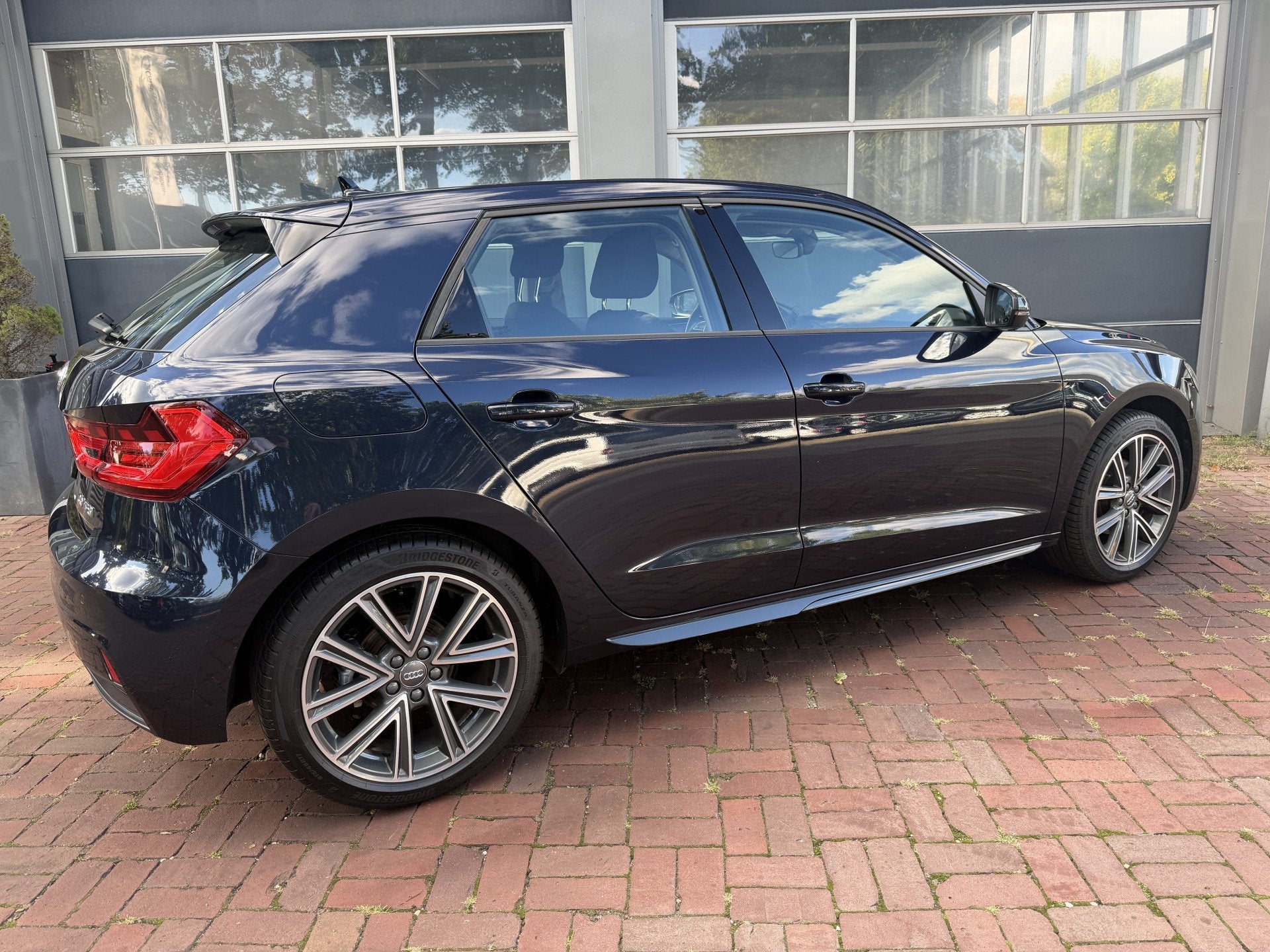 Audi A1 Sportback 30 TFSI epic 1115pk S-Tronic Epic S-Line |, Auto's, Audi, Stof, Blauw, 116 pk, 49 €/maand