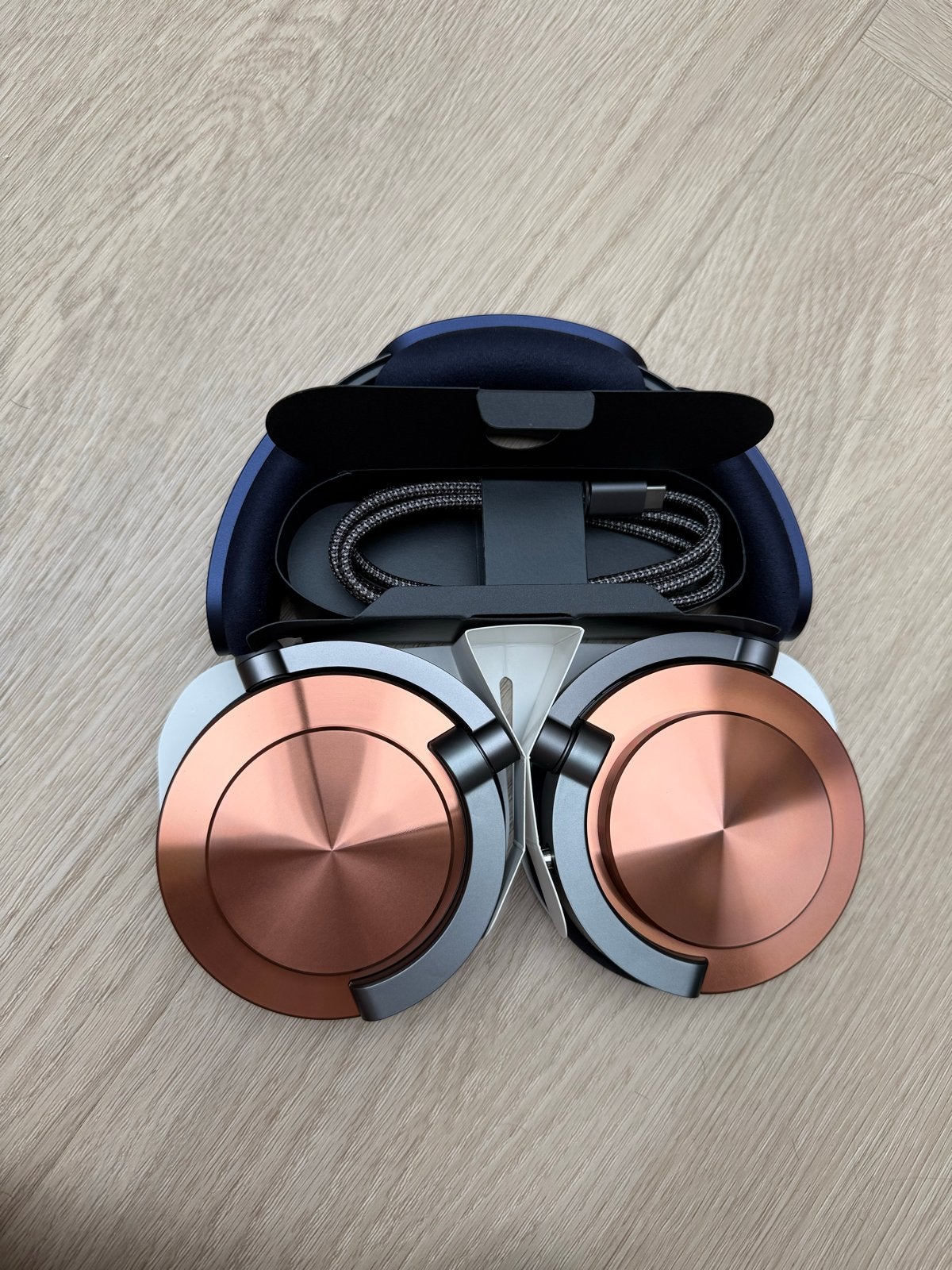 Dyson OnTrac Over-ear Koptelefoon - Koper - Nieuw