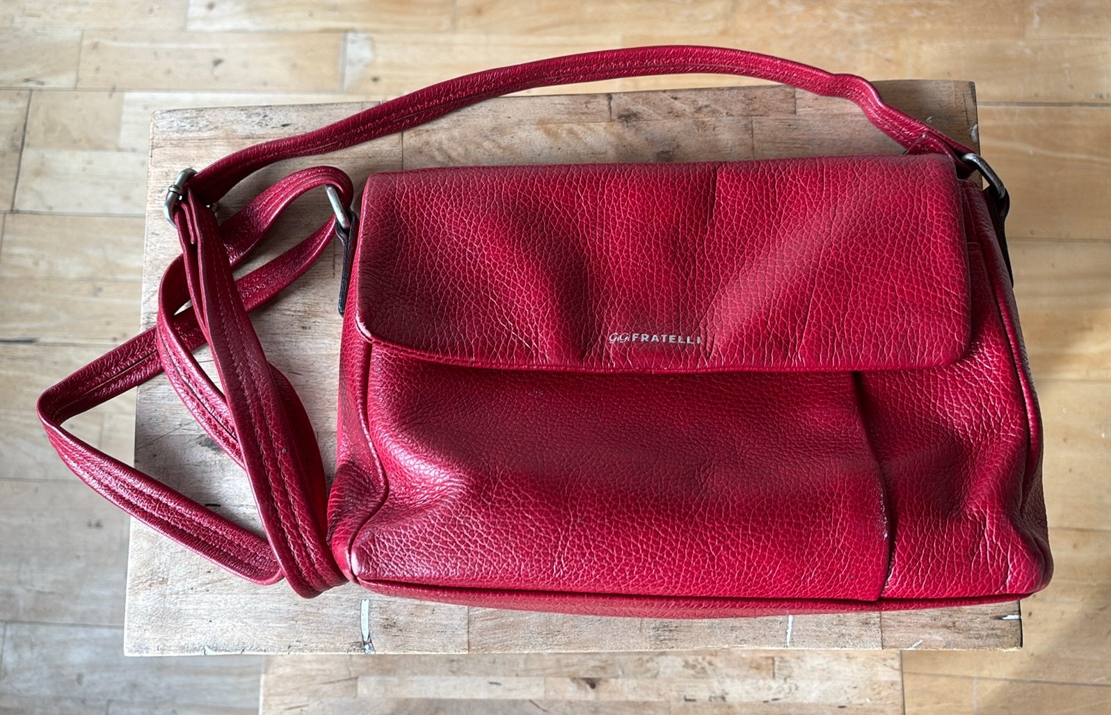 Gigi fratelli handtas rood leer, Ophalen of Verzenden, Zo goed als nieuw, Minder dan 35 cm, Minder dan 50 cm